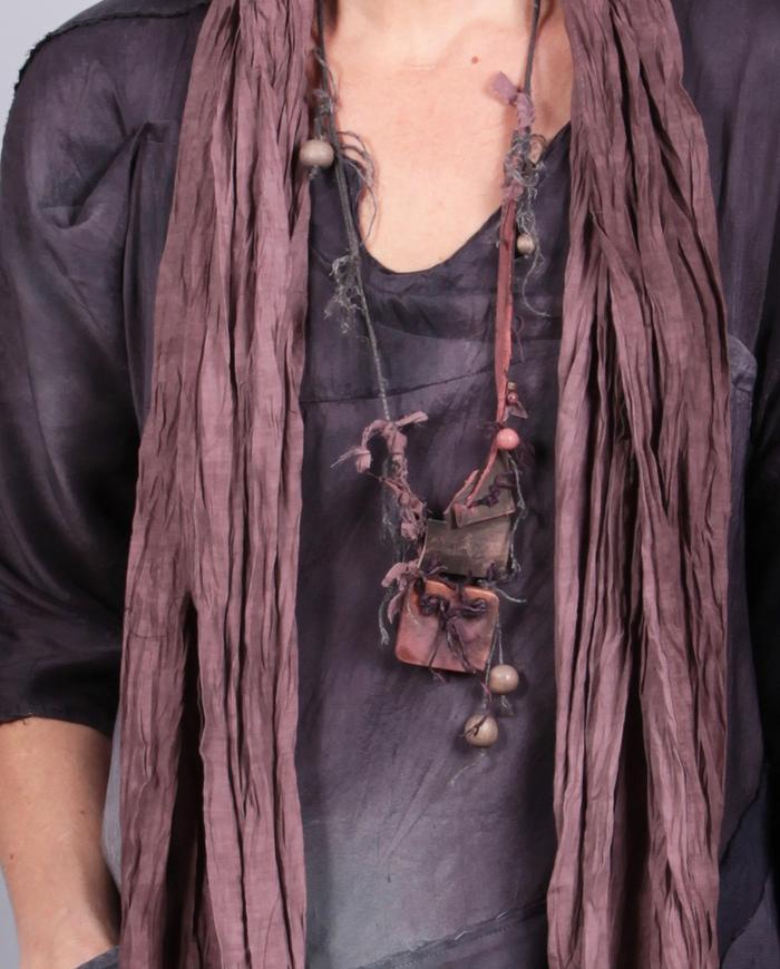 'subtle hint' leather and wood detailed necklace