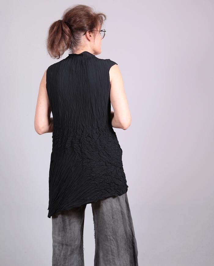 'at a slant' textured pleated asymmetrical top