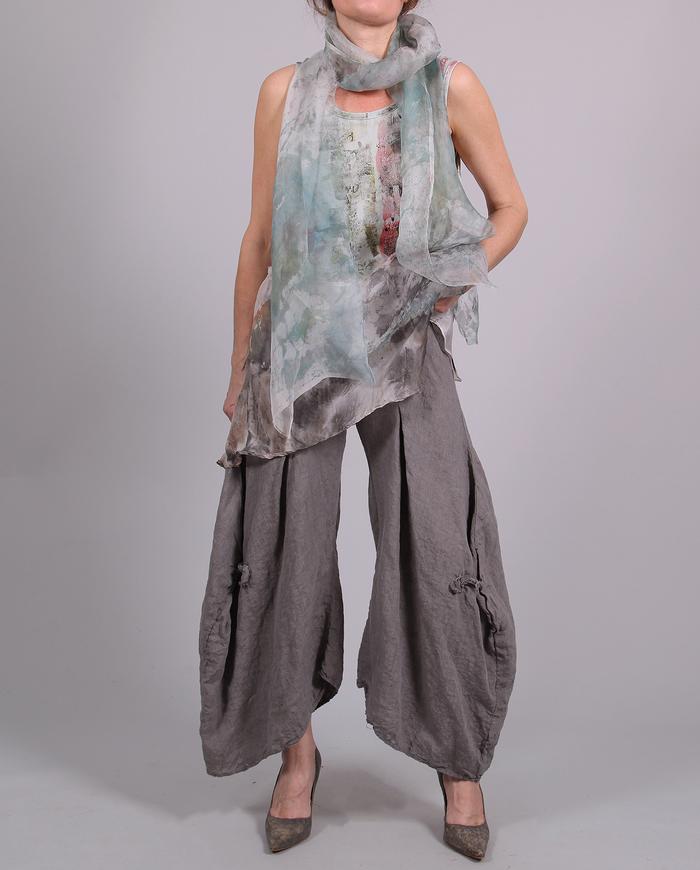 'play it up' artsy neutral Belgian linen pants