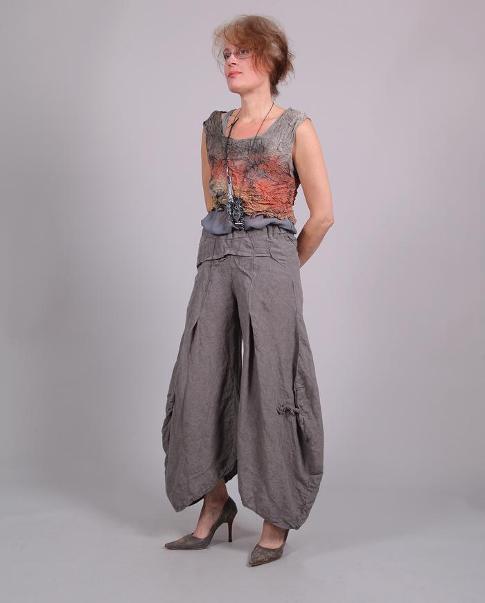 'play it up' artsy neutral Belgian linen pants