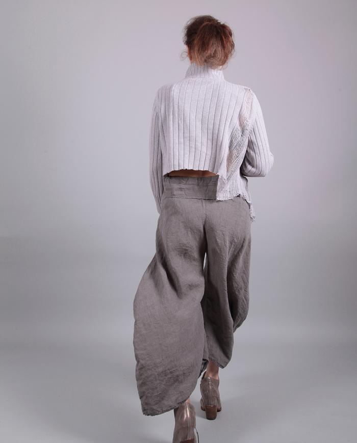 'play it up' artsy neutral Belgian linen pants