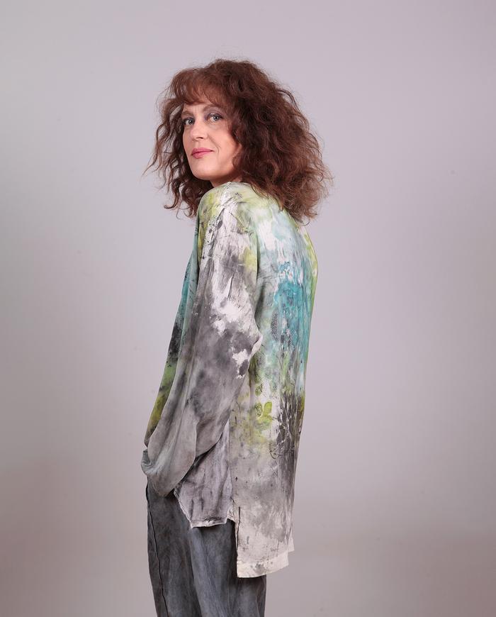 'grassy meadow' high-low silk blouse