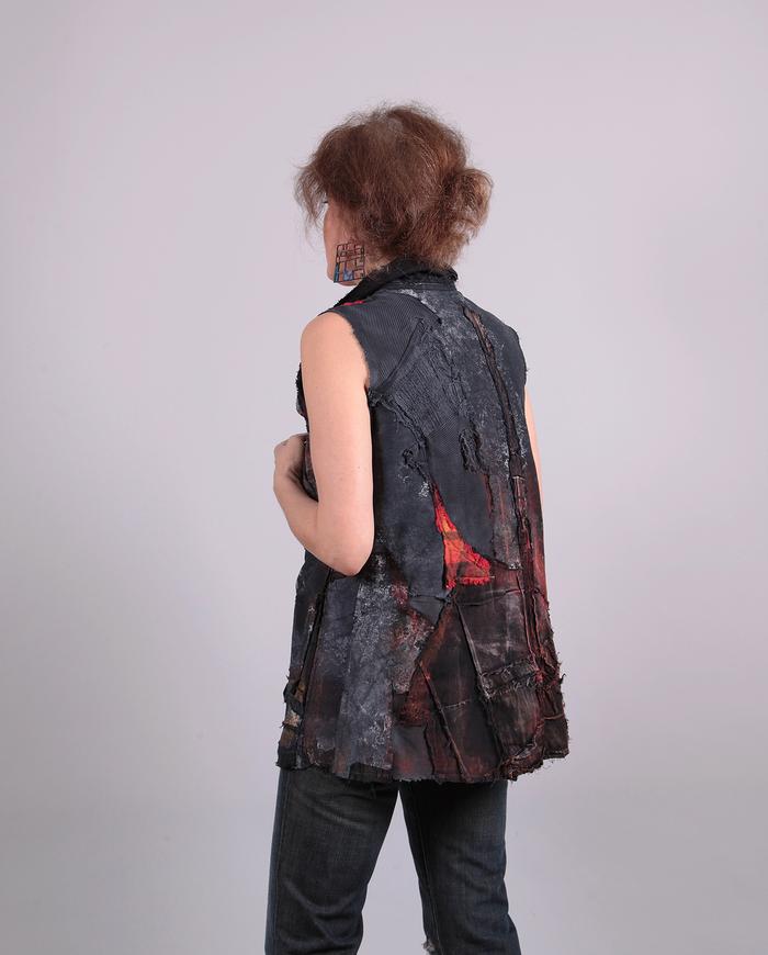 'on top of a mountain' detailed cotton and silk vest