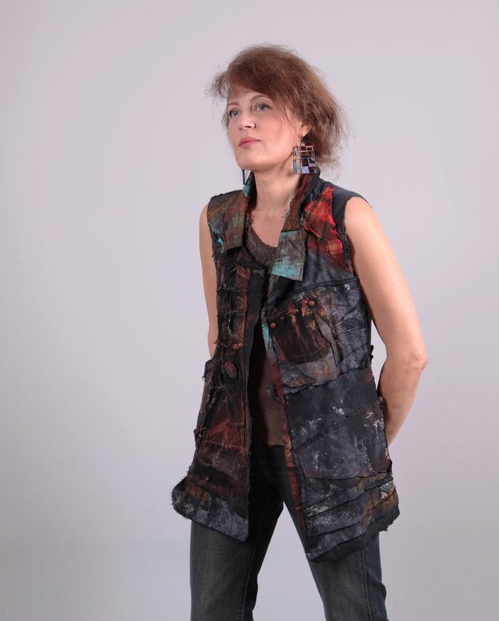 'on top of a mountain' detailed cotton and silk vest