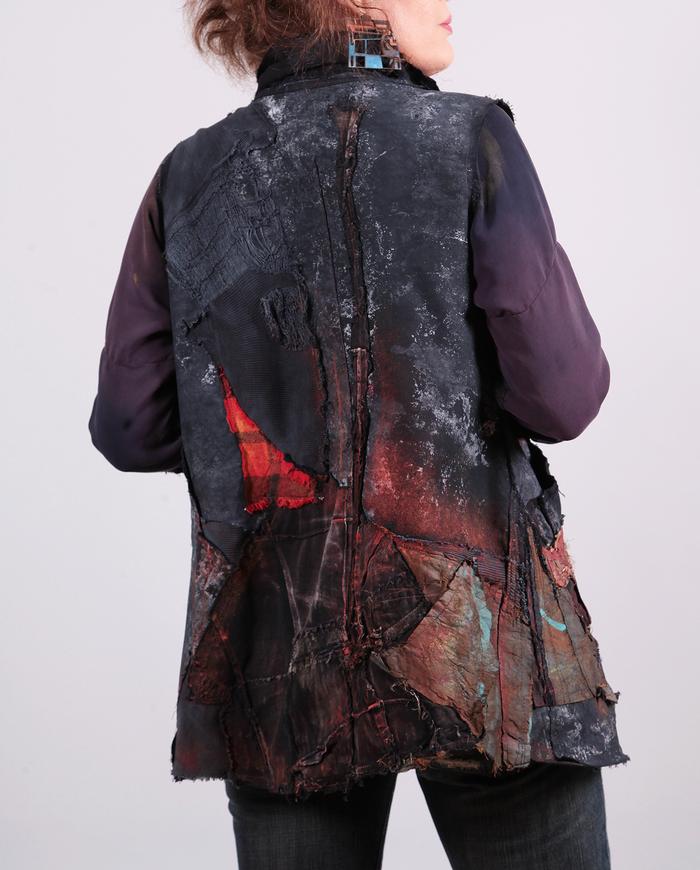 'on top of a mountain' detailed cotton and silk vest