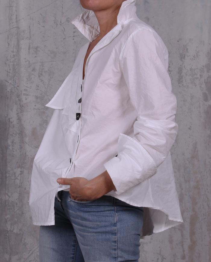 crisp 'crinkle-uncrinkle' Egyptian cotton white shirt or jacket