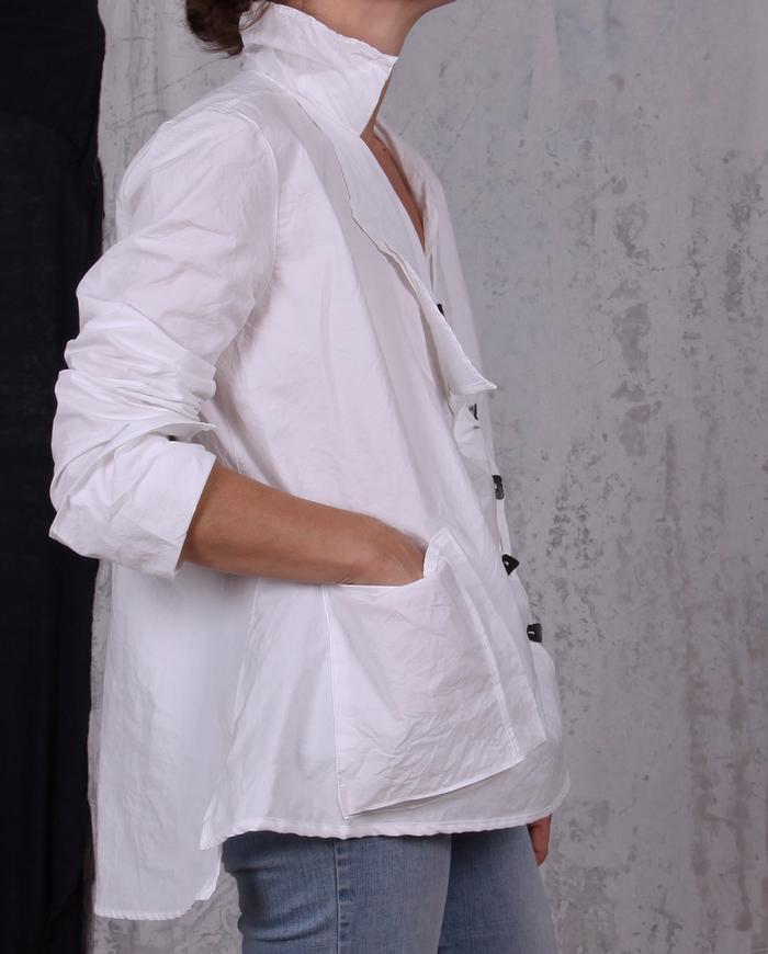 crisp 'crinkle-uncrinkle' Egyptian cotton white shirt or jacket