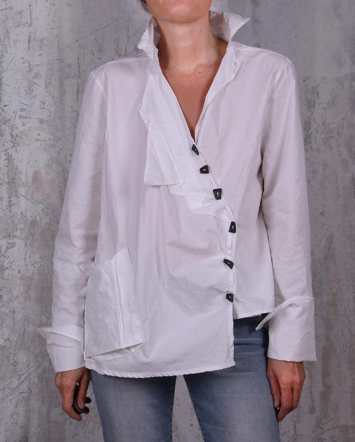 crisp 'crinkle-uncrinkle' Egyptian cotton white shirt or jacket