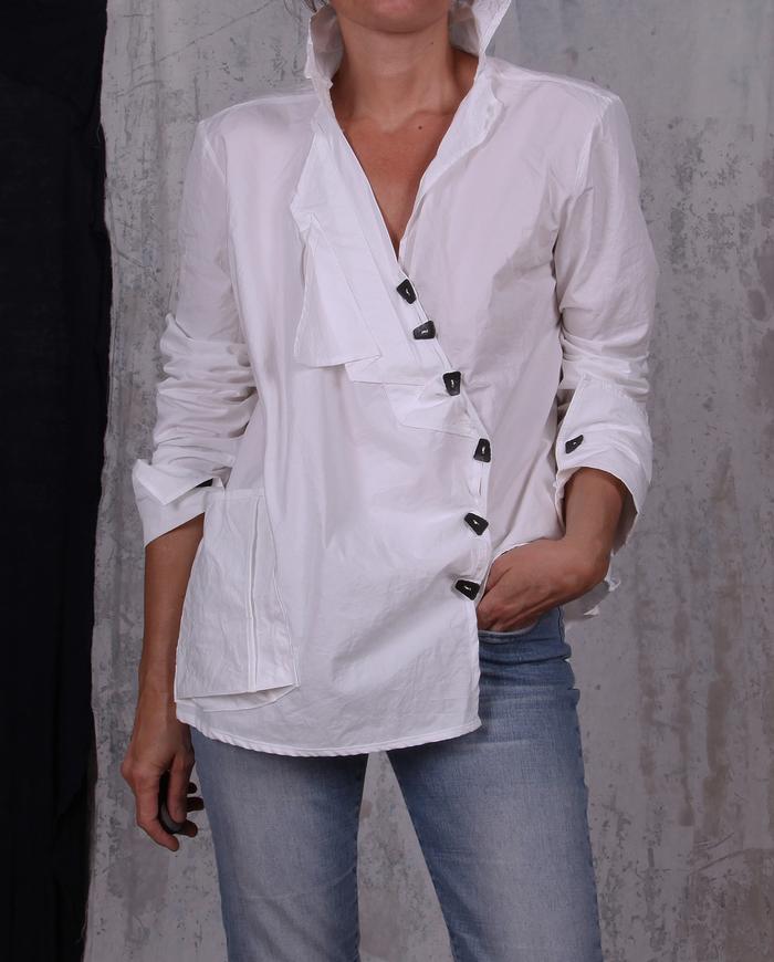 crisp 'crinkle-uncrinkle' Egyptian cotton white shirt or jacket