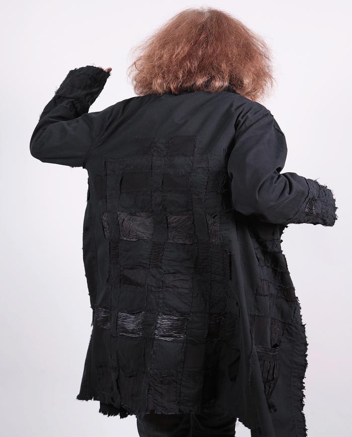 'weave me the night' all-black detailed coat/kaftan