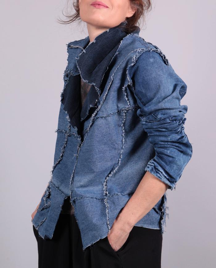 'geometry in motion' mixed textures short denim jacket