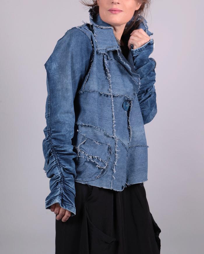 'geometry in motion' mixed textures short denim jacket