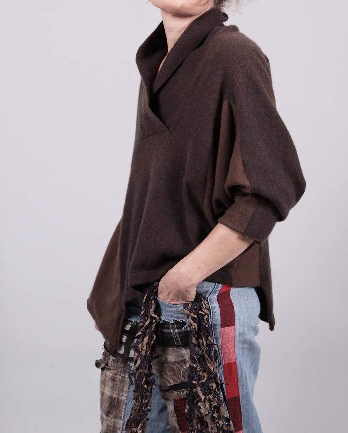 'so not down-to-earth' two-tone brown cashmere sweater