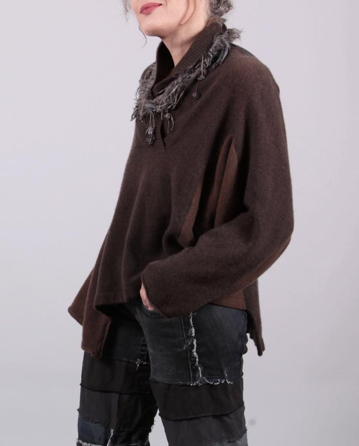 'so not down-to-earth' two-tone brown cashmere sweater