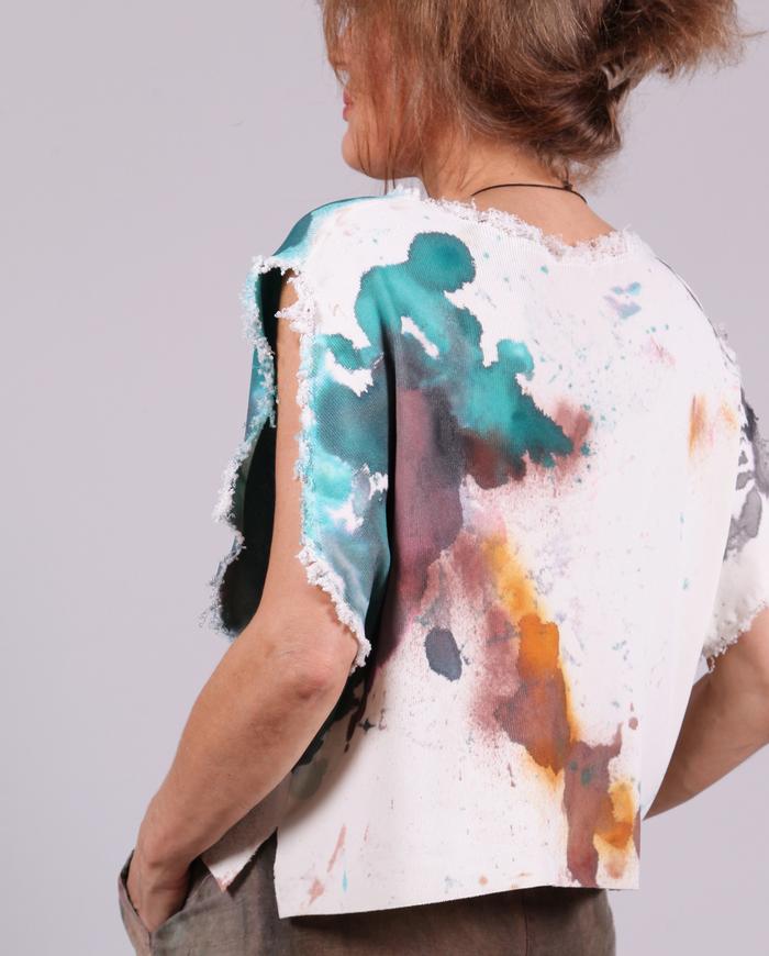 'cutting loose' cropped stretchy knit watercolor top