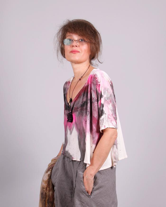 'plunge into pink' loose-fitting one size knit silk top