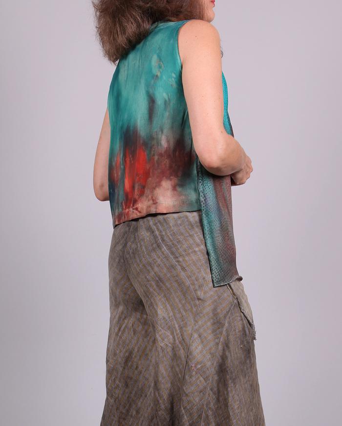 'like forest fire' high-low sleeveless silk blouse