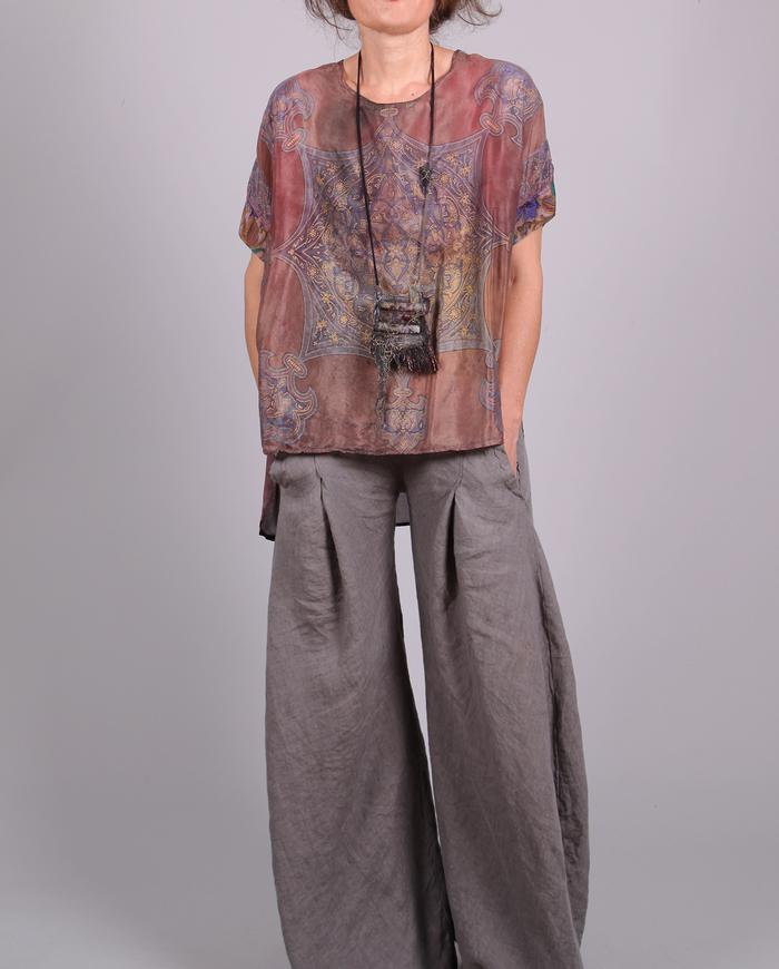 'through the stained glass' high-low mixed prints silk top