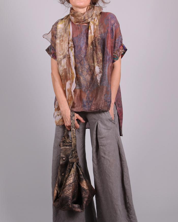 'through the stained glass' high-low mixed prints silk top