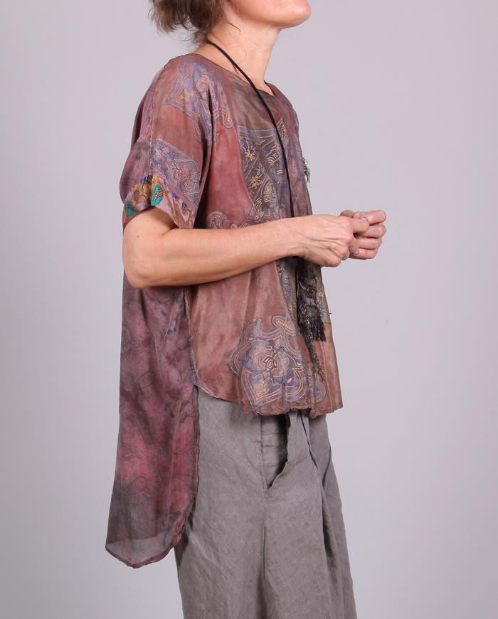 'through the stained glass' high-low mixed prints silk top