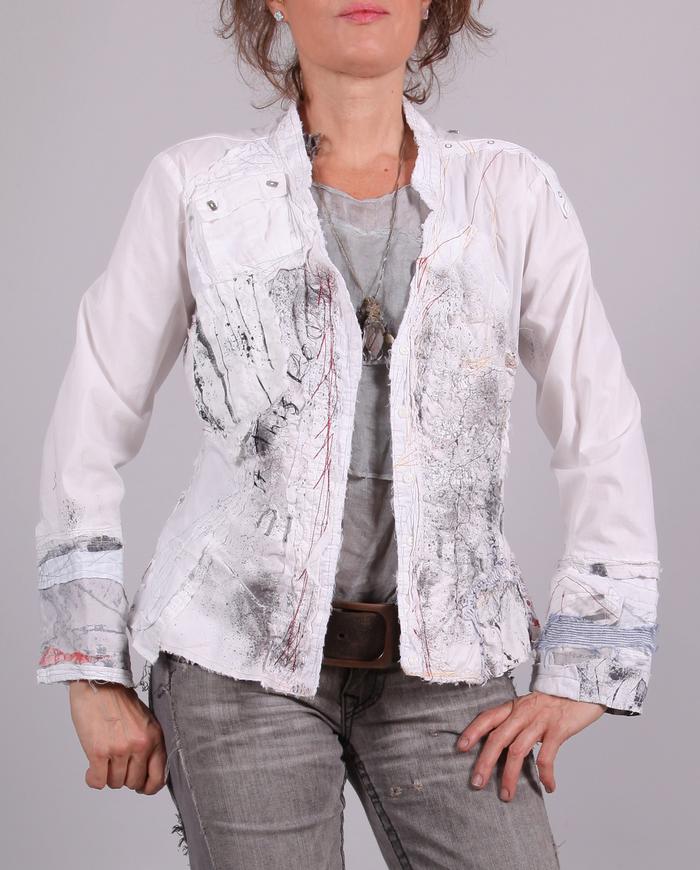 'le petite folie' fitted textured white jacket