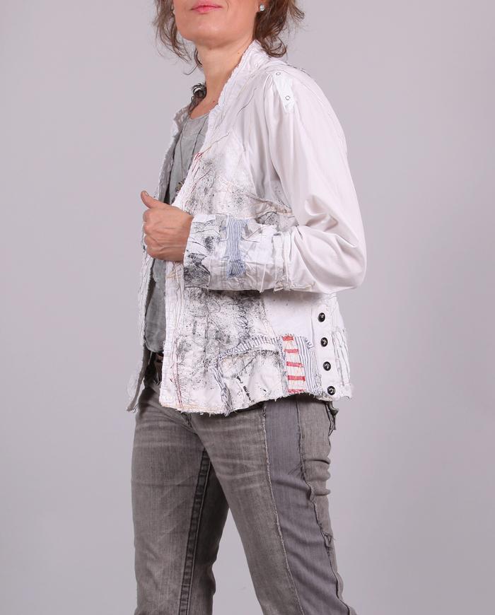 'le petite folie' fitted textured white jacket