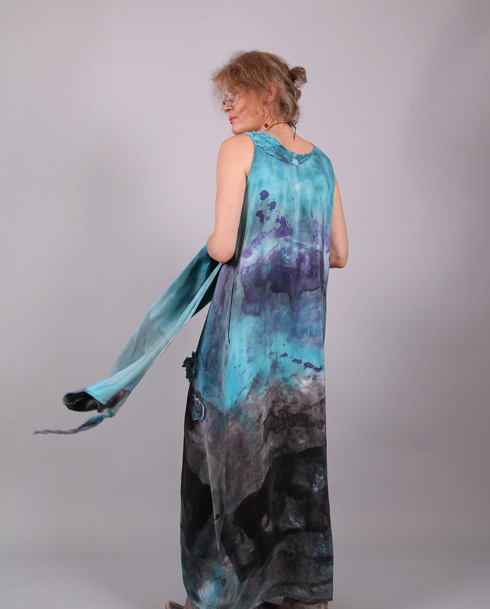 'just keep moving' silk crepe maxi dress
