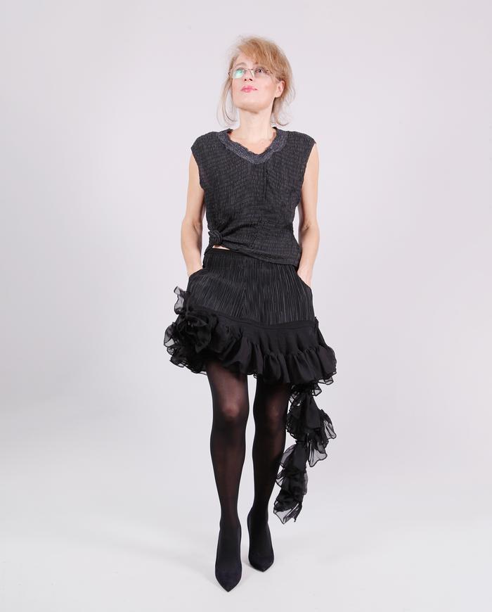 'a million looks' black mini-skirt-to-top